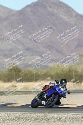 media/Oct-30-2025-Racers Edge (Thu) [[dabbdaf680]]/3-B Group/Session 5 (Turn 6)/